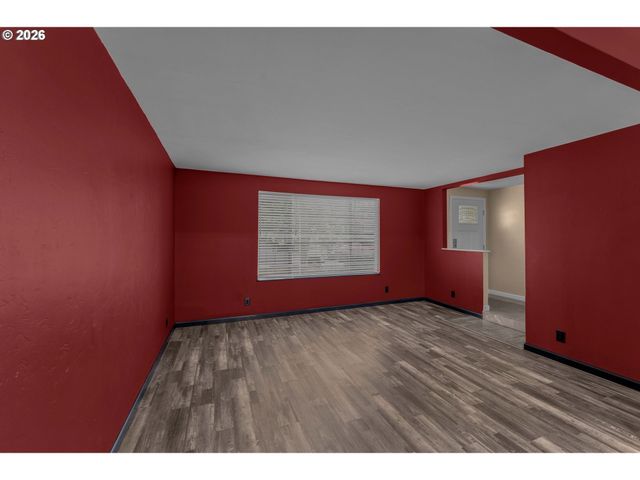 1735 RAINBOW Dr, Springfield, OR 97477