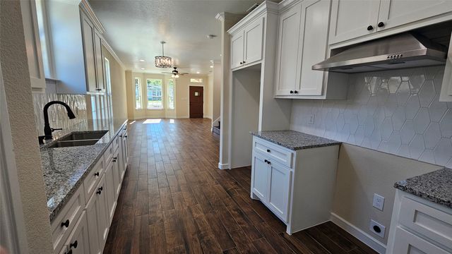 4350 Highland Street, Lancaster, TX 75134