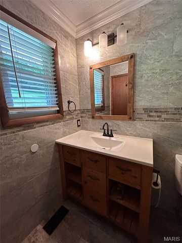 2803 Wild Valley Drive, St Louis, MO 63049