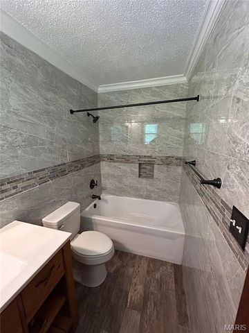2803 Wild Valley Drive, St Louis, MO 63049