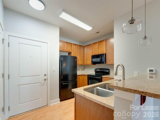630 Calvert Street 407, Charlotte, NC 28208