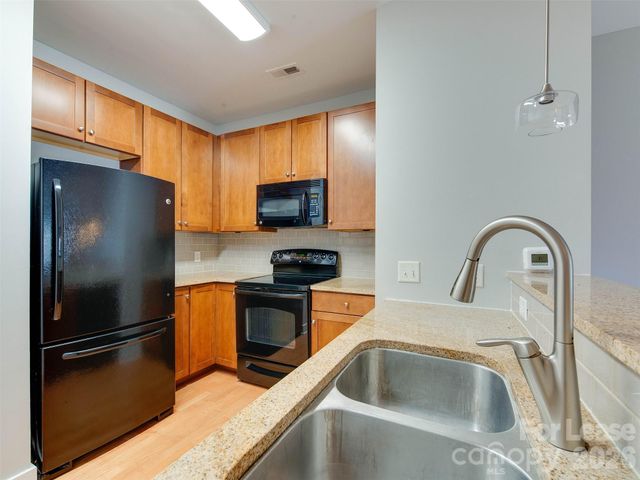 630 Calvert Street 407, Charlotte, NC 28208