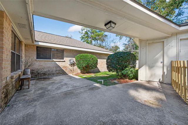 3815 Brook Shadow Drive, Houston, TX 77345