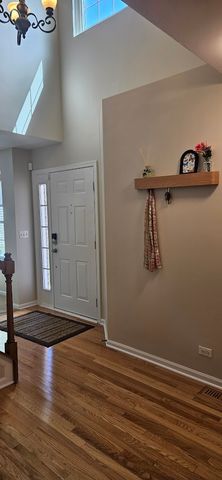 450 Rosewood Crossing, Lindenhurst, IL 60046