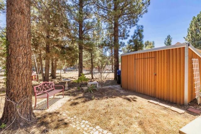 952 D, Big Bear City, CA 92314