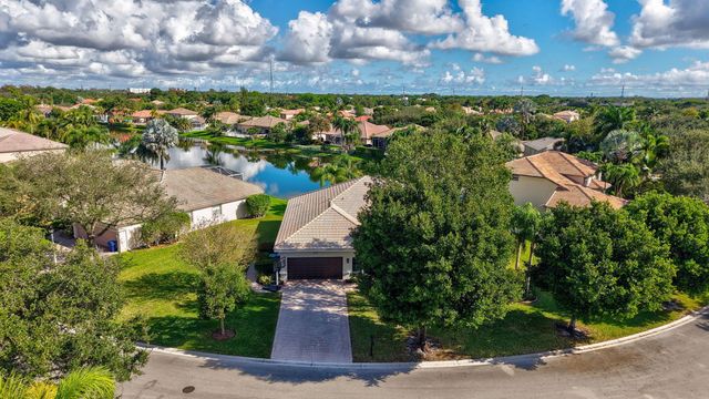 5035 NW 57th Way, Coral Springs, FL 33067