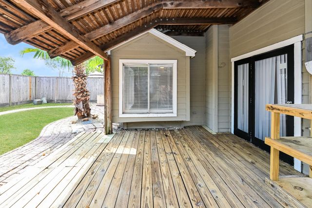 11811 Meadowchase Drive, Houston, TX 77065