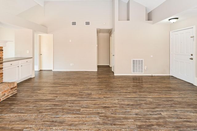 11811 Meadowchase Drive, Houston, TX 77065