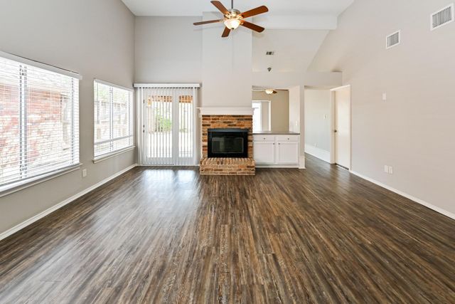 11811 Meadowchase Drive, Houston, TX 77065