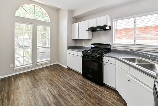 11811 Meadowchase Drive, Houston, TX 77065