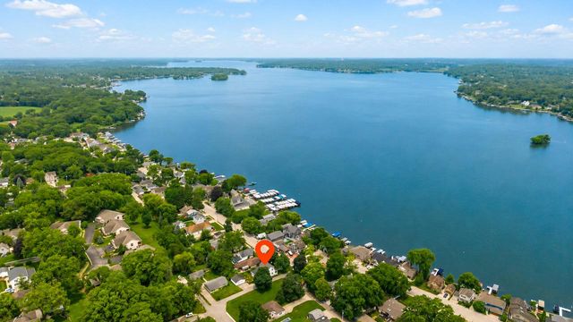 306 Park AVENUE, Pewaukee, WI 53072
