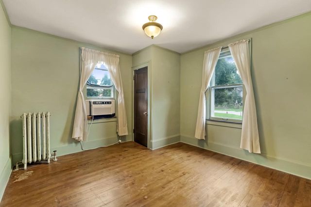 306 Park AVENUE, Pewaukee, WI 53072