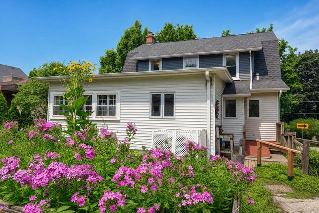 306 Park AVENUE, Pewaukee, WI 53072