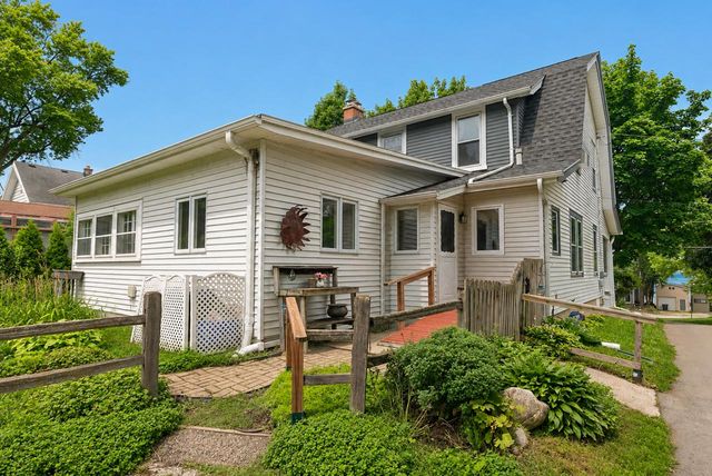 306 Park AVENUE, Pewaukee, WI 53072