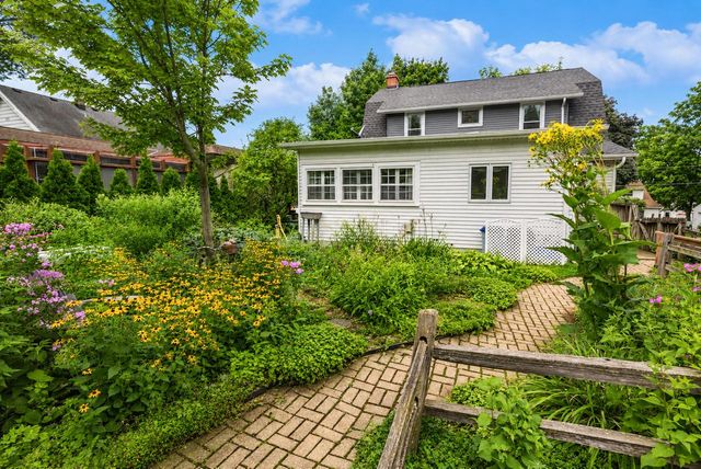 306 Park AVENUE, Pewaukee, WI 53072
