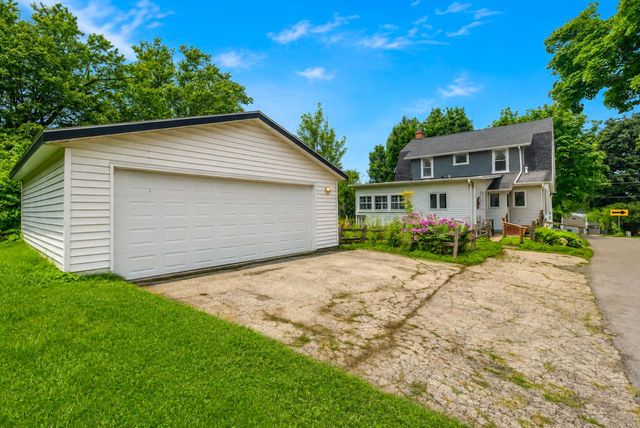 306 Park AVENUE, Pewaukee, WI 53072