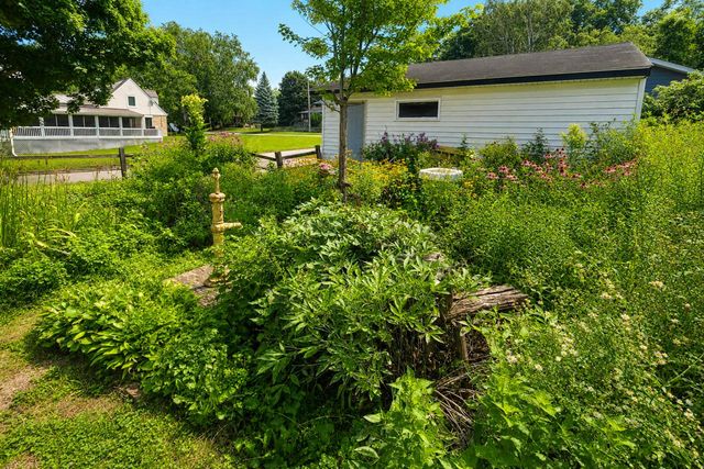 306 Park AVENUE, Pewaukee, WI 53072