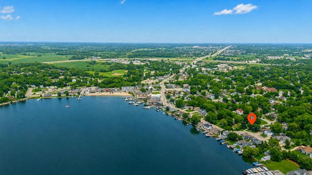 306 Park AVENUE, Pewaukee, WI 53072