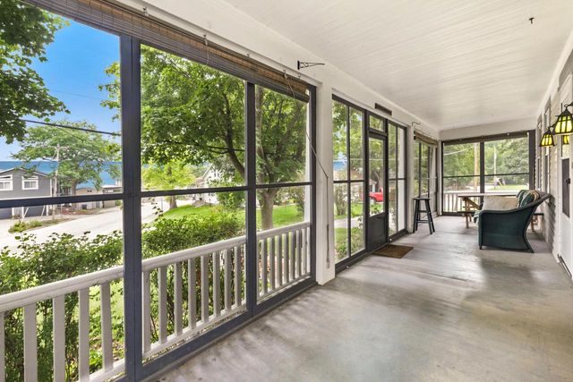 306 Park AVENUE, Pewaukee, WI 53072
