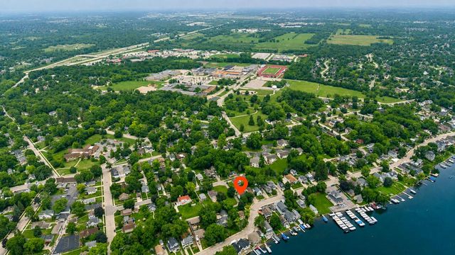 306 Park AVENUE, Pewaukee, WI 53072