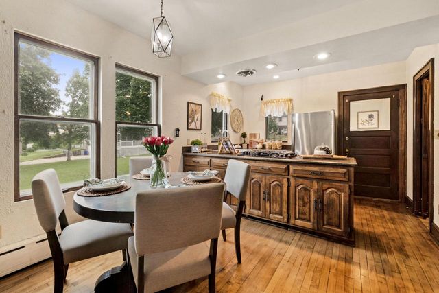 306 Park AVENUE, Pewaukee, WI 53072