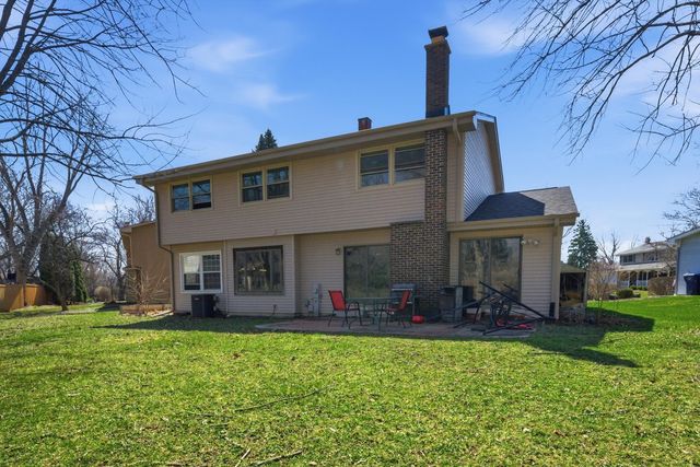 5S671 Heather Court, Naperville, IL 60540