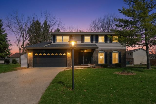 5S671 Heather Court, Naperville, IL 60540