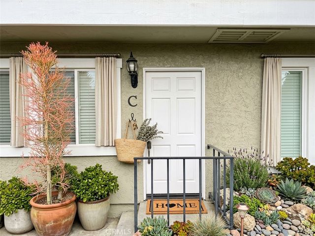 322 Ogle Street Unit C, Costa Mesa, CA 92627