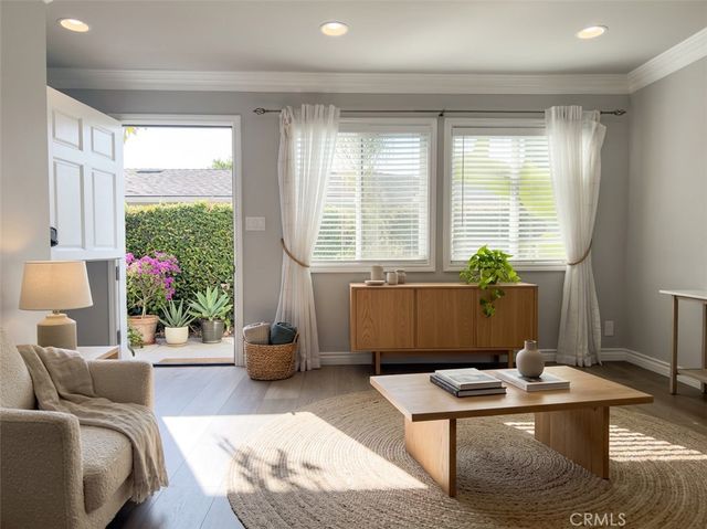 322 Ogle Street Unit C, Costa Mesa, CA 92627