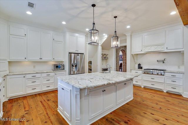 213 Ironwood Plantation Boulevard, Madison, MS 39110