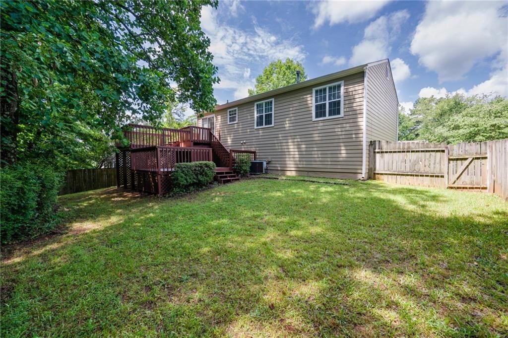 Image 26 of property listing at 11155 Abbotts Station Drive, Duluth, GA 30097