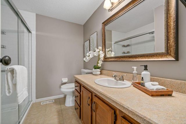 4858 Wallington Drive, Hilliard, OH 43026