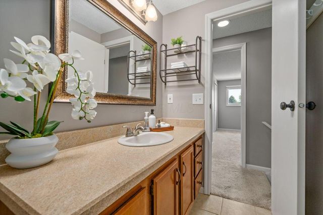 4858 Wallington Drive, Hilliard, OH 43026