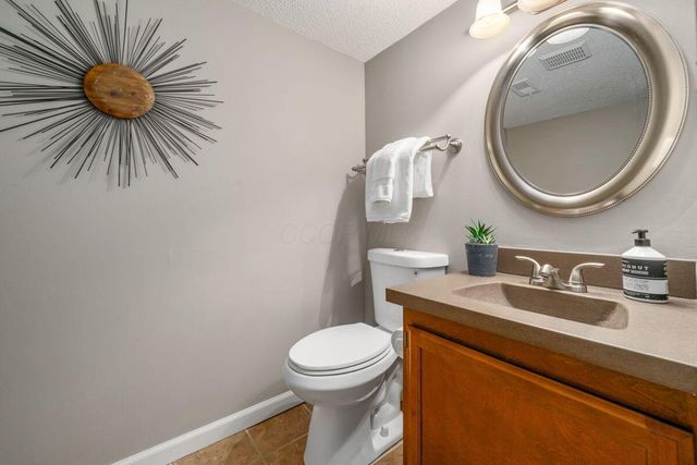 4858 Wallington Drive, Hilliard, OH 43026