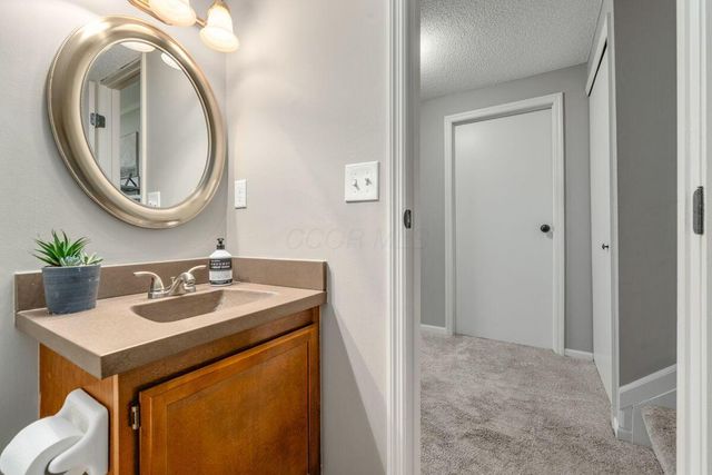 4858 Wallington Drive, Hilliard, OH 43026
