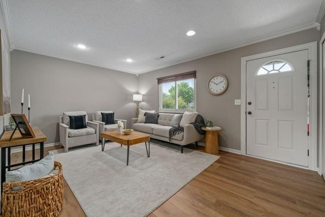 4858 Wallington Drive, Hilliard, OH 43026