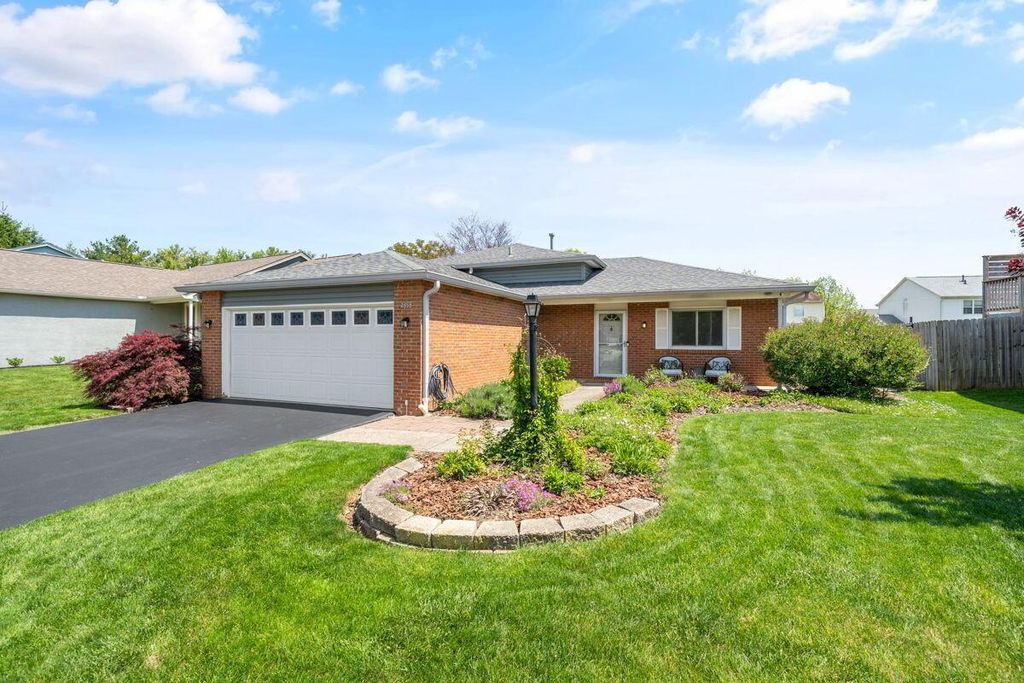 4858 Wallington Drive, Hilliard, OH 43026