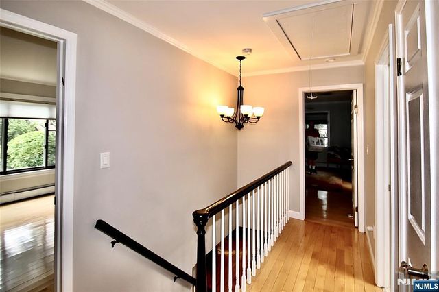 9 Watch Hill Road, Mahwah, NJ 07430