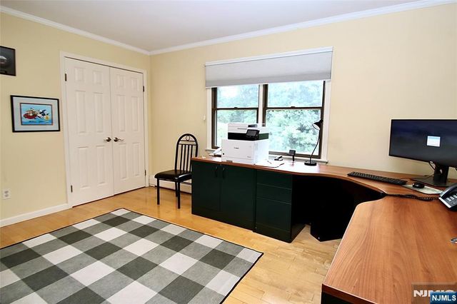 9 Watch Hill Road, Mahwah, NJ 07430