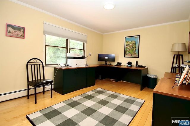 9 Watch Hill Road, Mahwah, NJ 07430