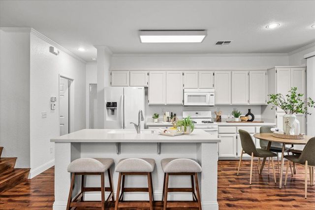 5535 Thornhill Ct, Stockton, CA 95219