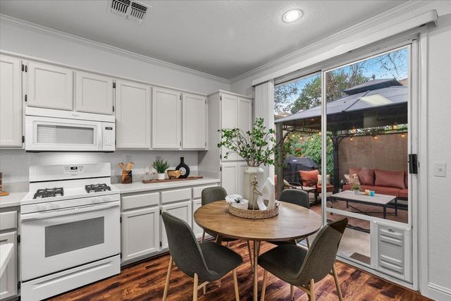 5535 Thornhill Ct, Stockton, CA 95219