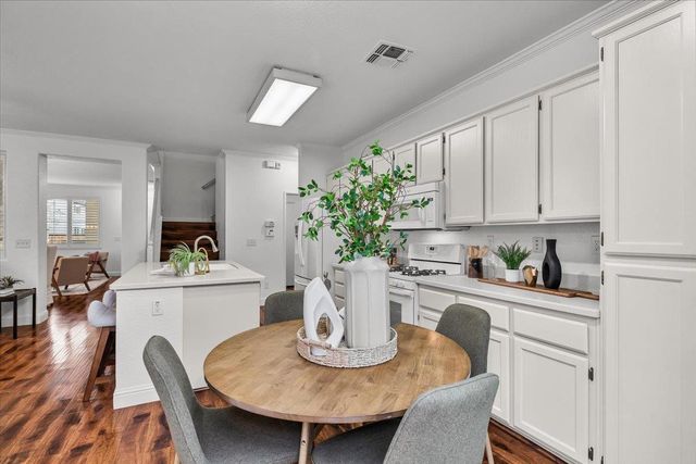 5535 Thornhill Ct, Stockton, CA 95219