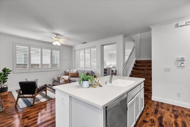 5535 Thornhill Ct, Stockton, CA 95219