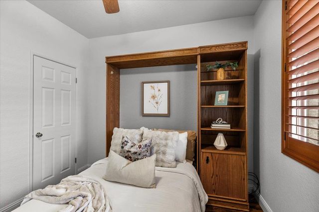 5535 Thornhill Ct, Stockton, CA 95219