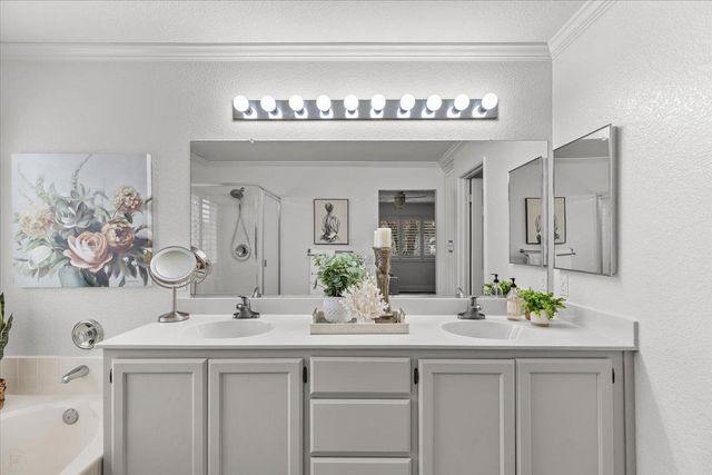 5535 Thornhill Ct, Stockton, CA 95219