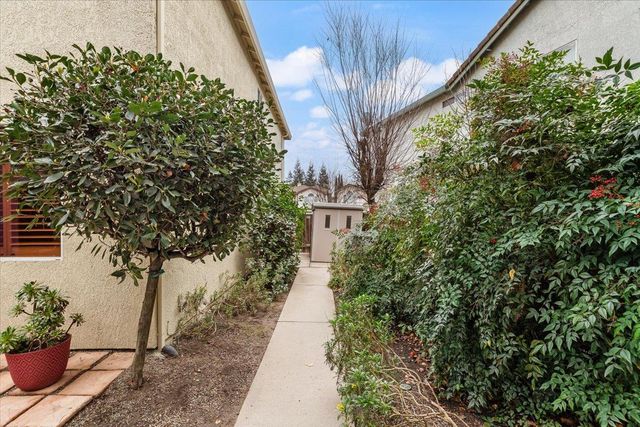 5535 Thornhill Ct, Stockton, CA 95219