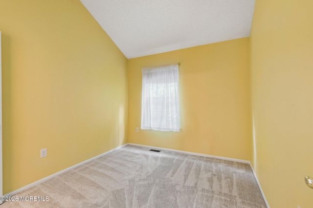 25 Phoenix Court, Tinton Falls, NJ 07712
