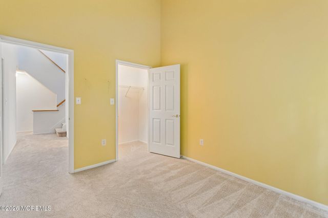 25 Phoenix Court, Tinton Falls, NJ 07712