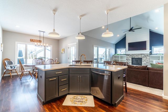 15293 Leo Creek Boulevard, Leo, IN 46765